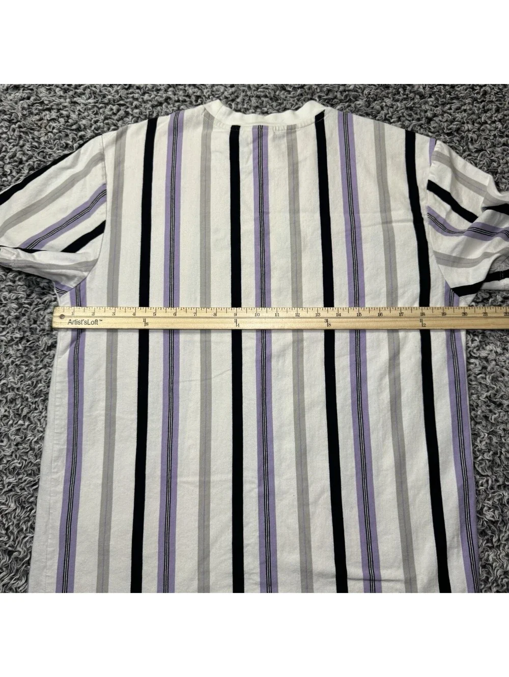 Guess Originals T Shirt Mens  Medium Purple Vertical Striped Embroidered  Tee - Picture 7 of 7